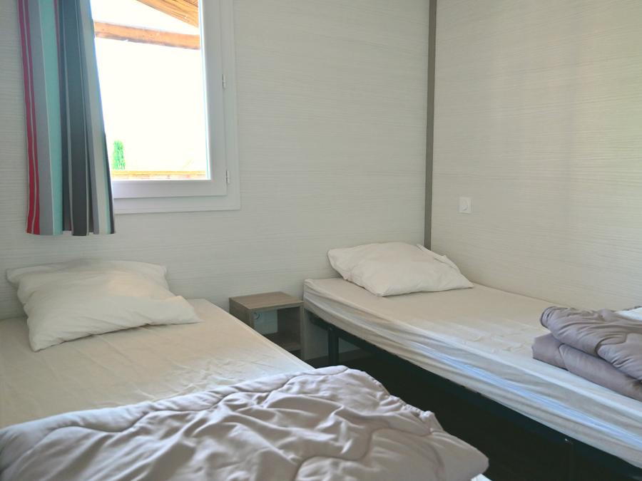 Chalet 6 personnes - Chalet 35m² (3 chambres) avec terrasse couverte 6 pers 13