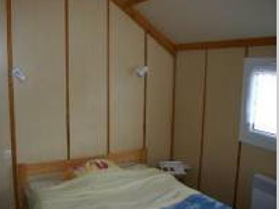 Chalet 7 personnes - Chalet 35m² (2 chambres) terrasse couverte - Le Parc des Coteaux 800m du camping 5/7 pers 3