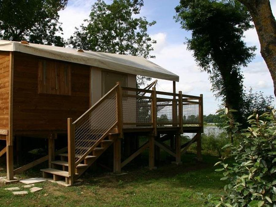 Tente en toile et en bois 4 personnes - Ecolodge (sur pilotis) sans sanitaires 1
