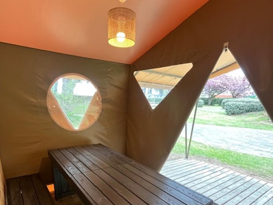 Tente 6 personnes - Tente toilée - 20m² - 3 chambres - avec électricité + terrasse couverte 2