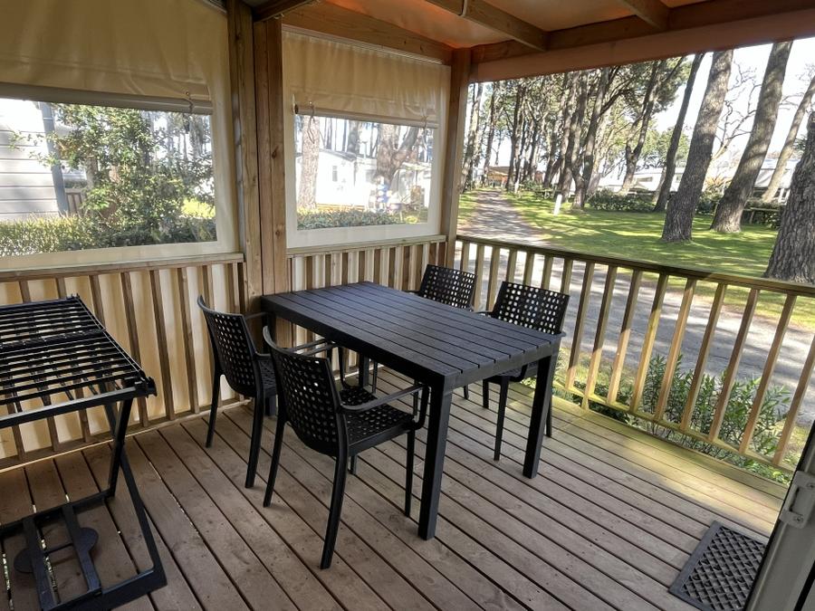 Mobilhome 4 personnes - Mobil home Confort - 25m² - 2 chambres - terrasse couverte côté 7