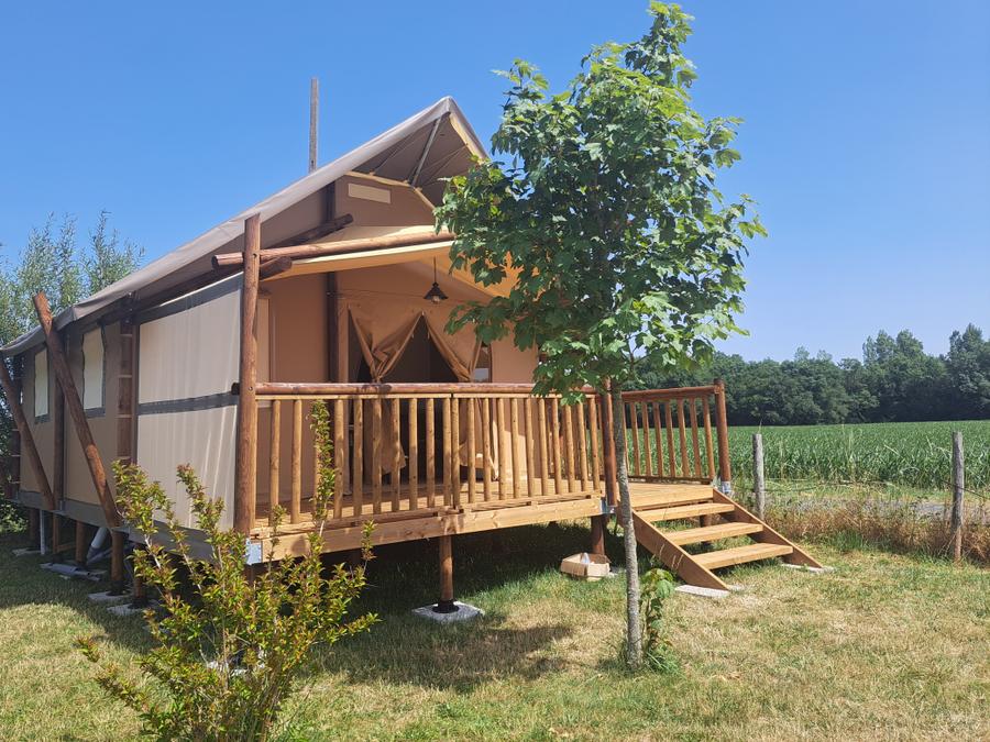Tente en toile et en bois 4 personnes - Lodge Toilé Confort 25m² (2 chambres) - avec sanitaires - terrasse couverte 1