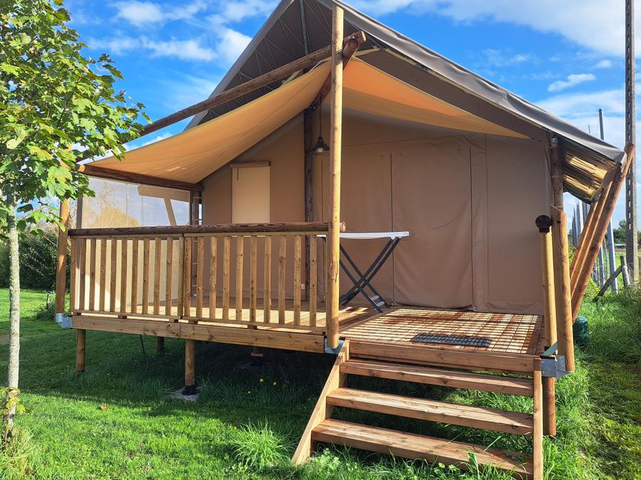 Tente en toile et en bois 4 personnes - Lodge Toilé Confort 25m² (2 chambres) - avec sanitaires - terrasse couverte 0