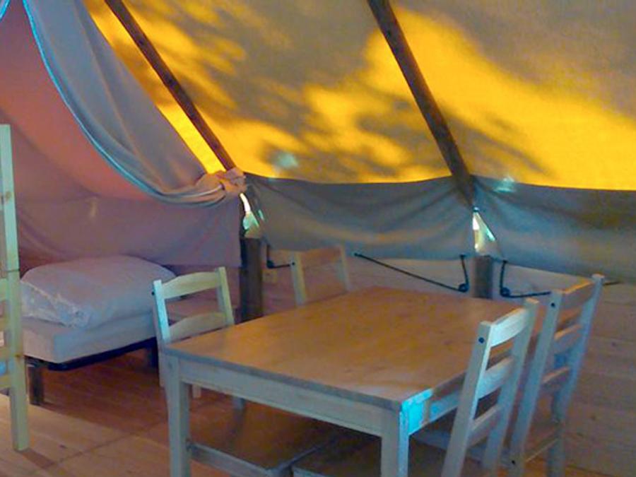 Tente en toile et en bois 4 personnes - (sans sanitaires) 11