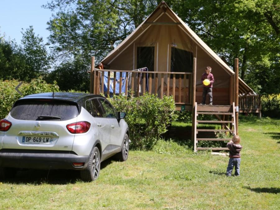Tente en toile et en bois 4 personnes - (sans sanitaires) 2