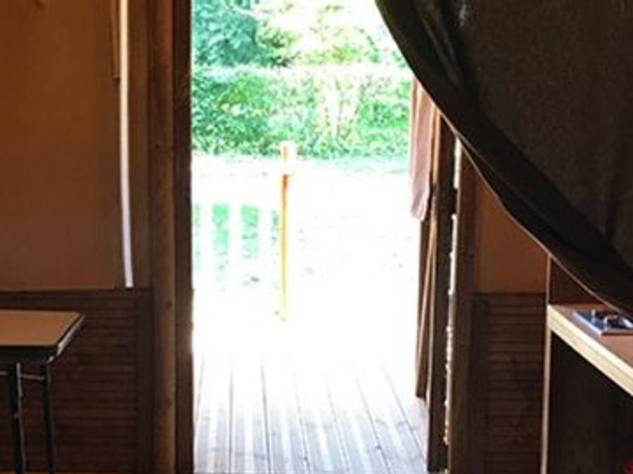 Tente en toile et en bois 2 personnes - (sans sanitaires) 1