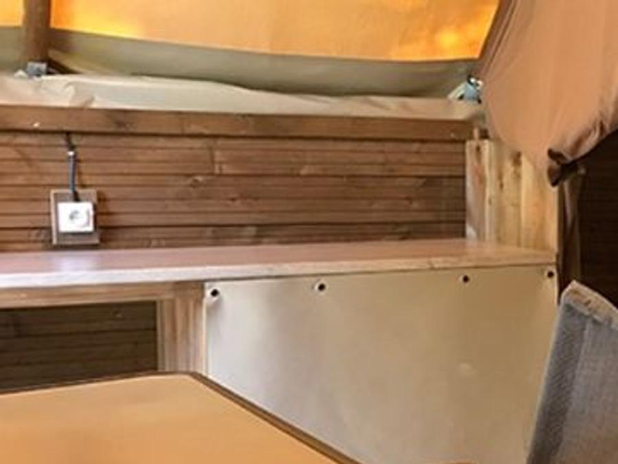 Tente en toile et en bois 2 personnes - (sans sanitaires) 4