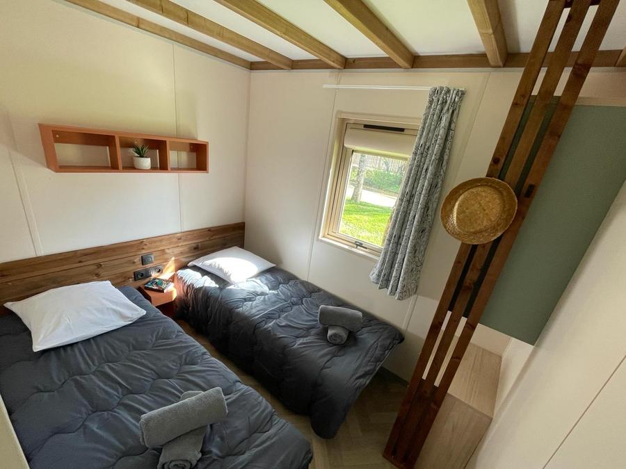 Chalet 4 personnes - PREMIUM 39m² (2 chambres) dont terrasse couverte + TV 9