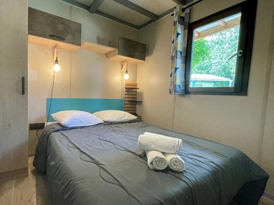 Chalet 4 personnes - PREMIUM 39m² (2 chambres) dont terrasse couverte + TV 2