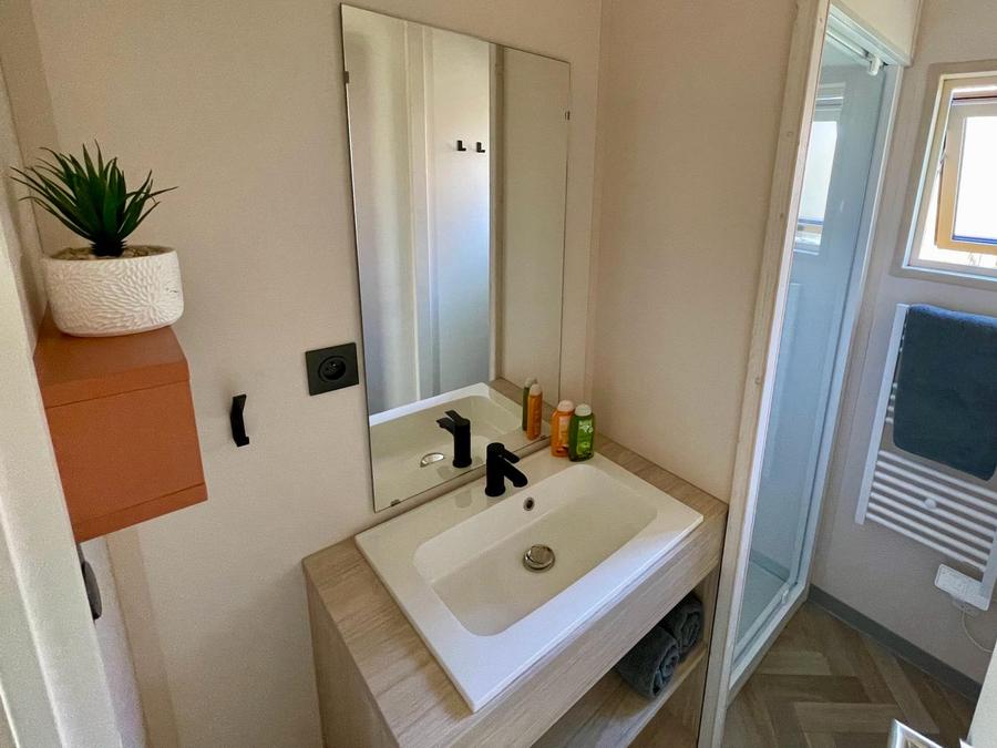 Chalet 4 personnes - PREMIUM 39m² (2 chambres) dont terrasse couverte + TV 7