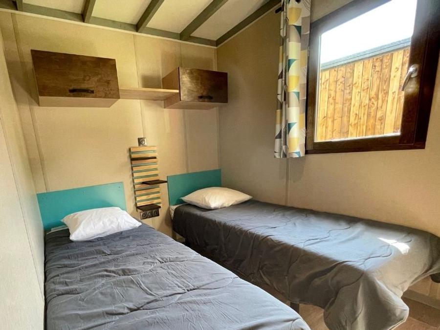 Chalet 4 personnes - PREMIUM 39m² (2 chambres) dont terrasse couverte + TV 3