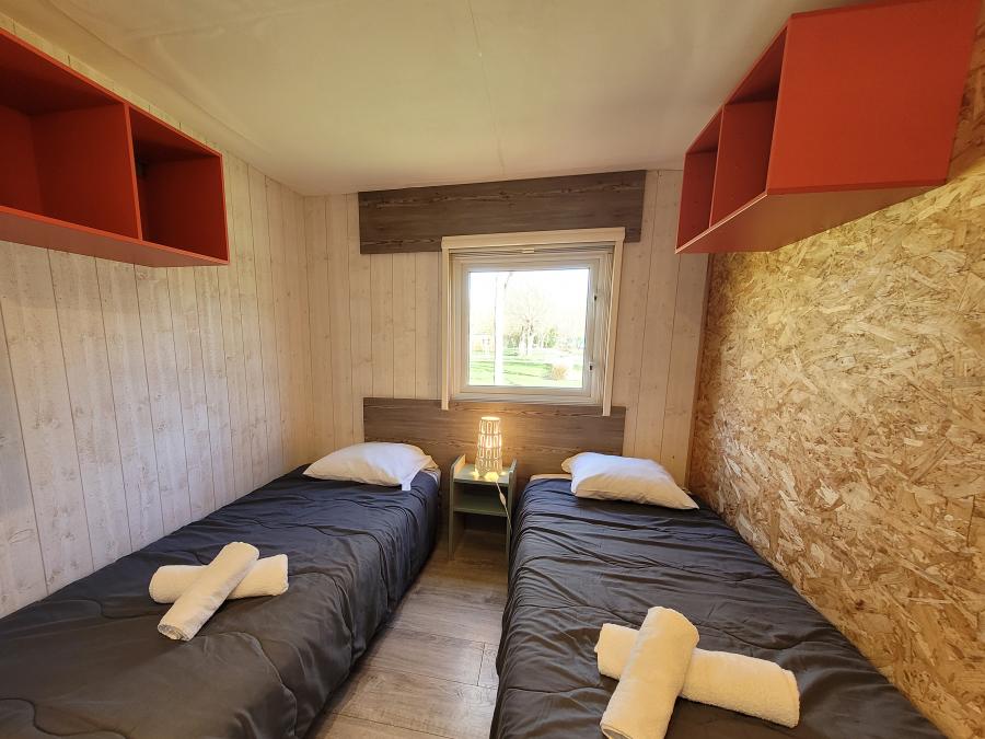 Mobilhome 4 personnes - CONFORT 33 m² (2 chambres) + Terrasse + TV 4