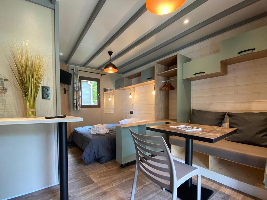 Chalet 2 personnes - PREMIUM 24m² (1 chambre dans la pièce de vie) dont terrasse couverte + TV 1