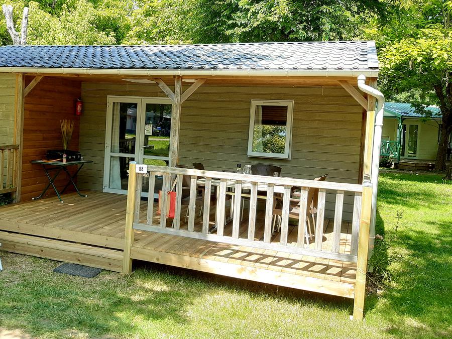 Chalet 6 personnes - PREMIUM 48 m² (3 chambres) dont terrasse semi-couverte + TV+ LV + Clim + Plancha 0