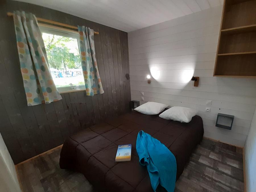 Chalet 6 personnes - PREMIUM 48 m² (3 chambres) dont terrasse semi-couverte + TV+ LV + Clim + Plancha 3