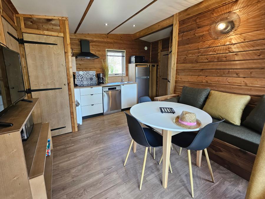 Mobilhome 6 personnes - Premium 56 m² (3 chambres) dont terrasse semi-couverte fermée + Clim + TV + LV + Plancha 1
