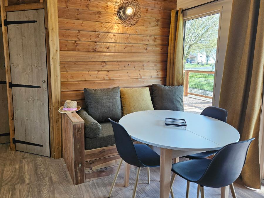 Mobilhome 6 personnes - Premium 56 m² (3 chambres) dont terrasse semi-couverte fermée + Clim + TV + LV + Plancha 3