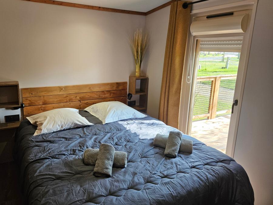 Mobilhome 6 personnes - Premium 56 m² (3 chambres) dont terrasse semi-couverte fermée + Clim + TV + LV + Plancha 4