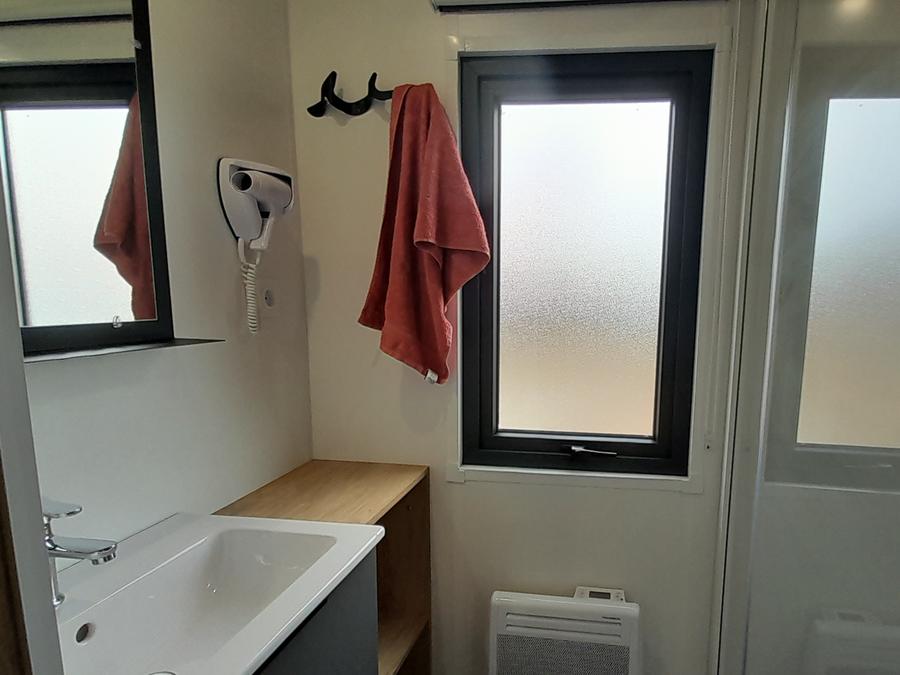 Mobilhome 4 personnes - Mobil-home Premium 2 chambres 32m² - 2 salles de bain + TV 4 pers 10