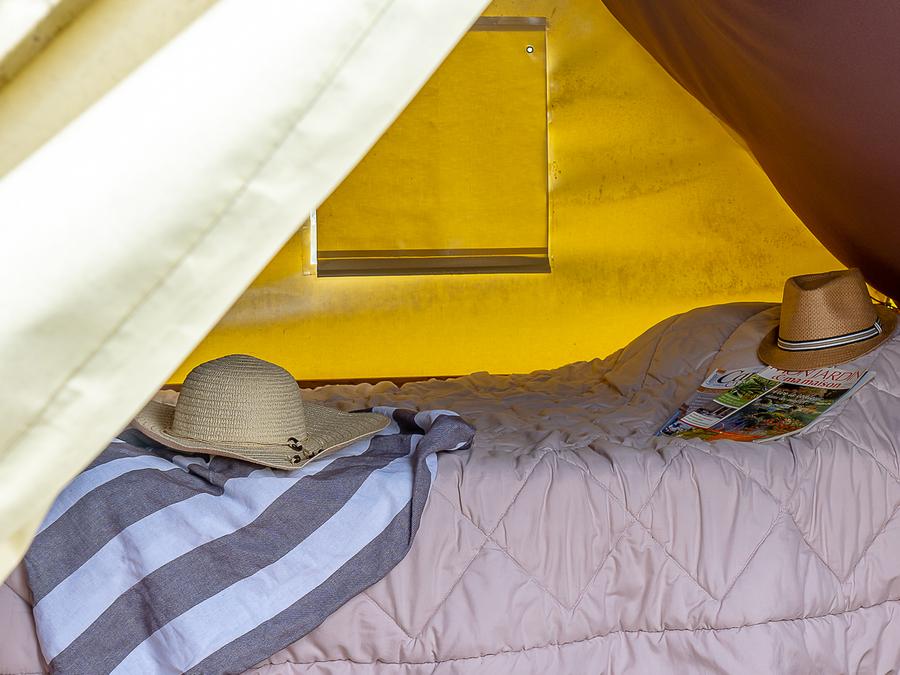 Tente en toile et en bois 2 personnes - Bivouac sur pilotis 1 chambre 1