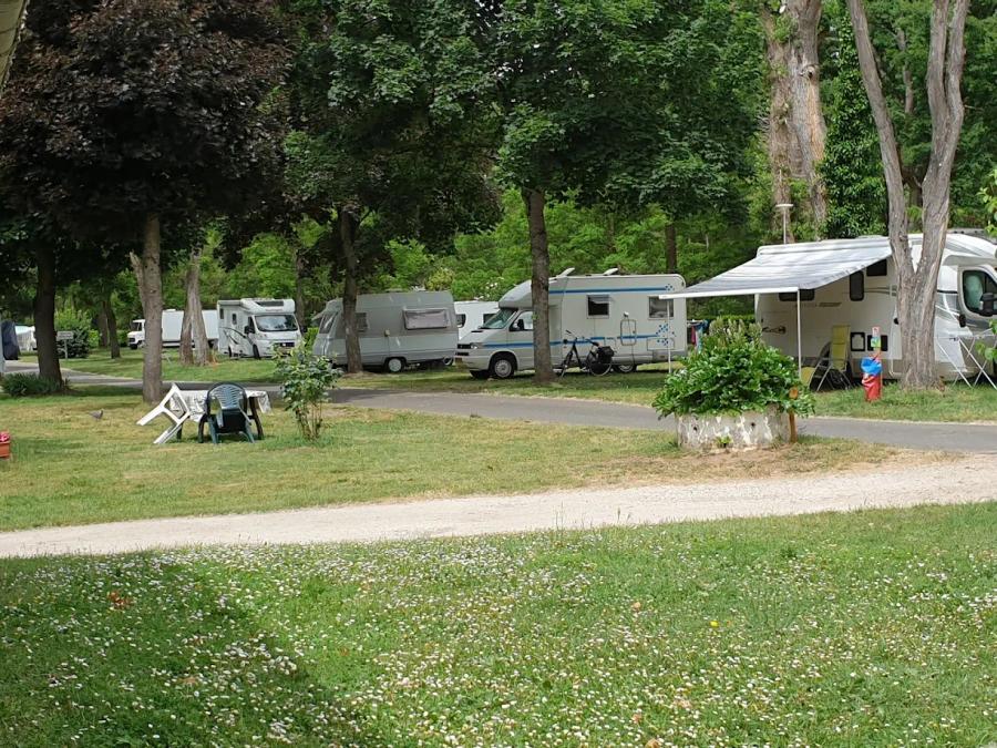 Camping L'isle Aux Moulins 2*