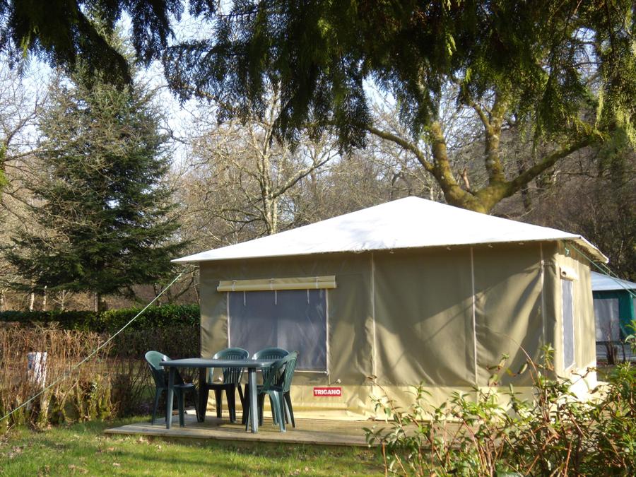 Bungalow toilé 4 personnes - 2 chambres / sans sanitaires 0