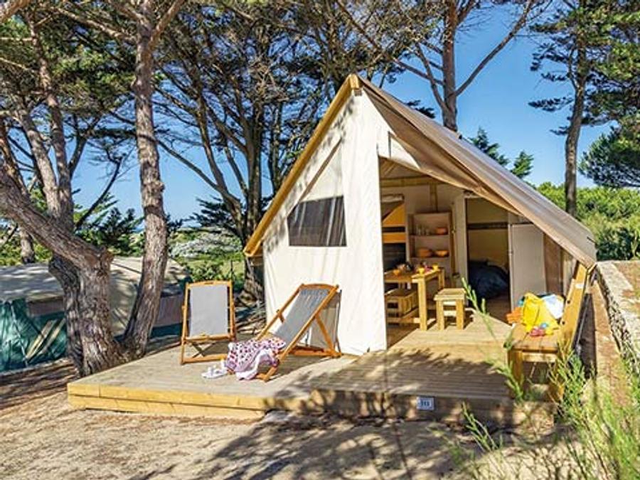 Tente en toile et en bois 4 personnes - LODGE TENTE - sans sanitaire 1