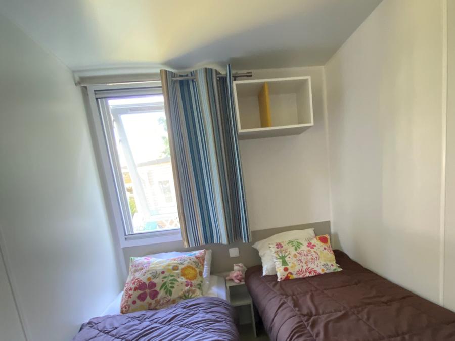 Mobilhome 6 personnes - Homeflower Premium 3 chambres 30.5m² + Terrasse semi-couverte + TV + LV 6