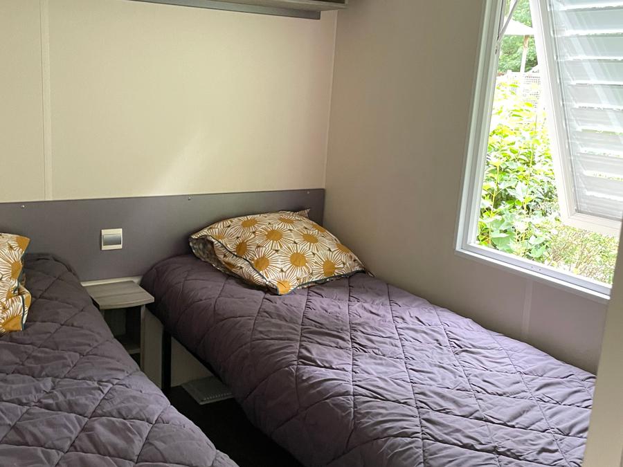 Mobilhome 4 personnes - Mobil home Premium 2 chambres 27-32m² + Terrasse semi-couverte + TV + LV (samedi) 8