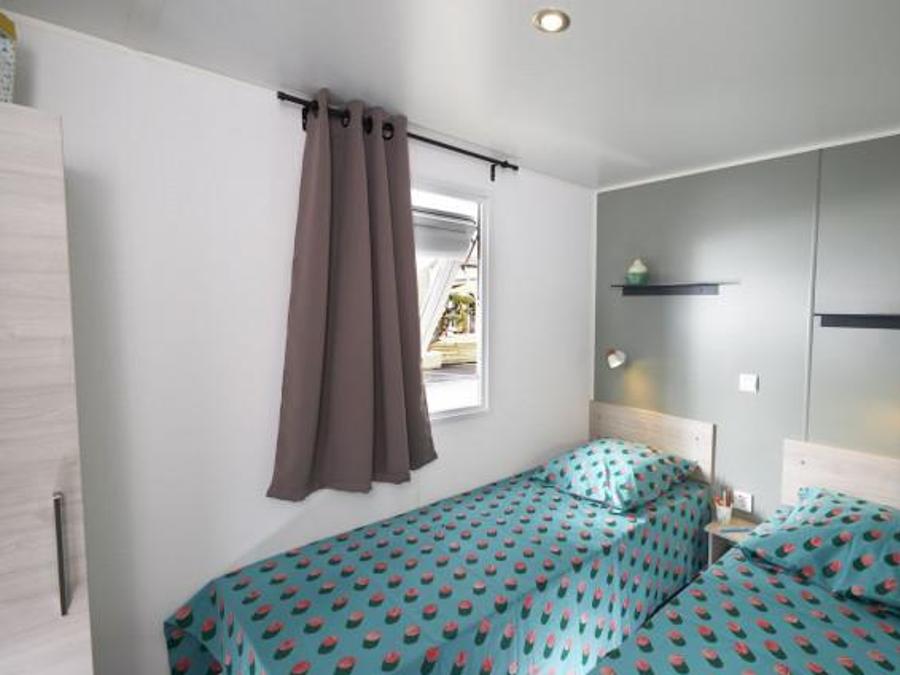 Mobilhome 8 personnes - Mobil home Premium 4 chambres 40m² + Terrasse semi-couverte + TV + LV 3