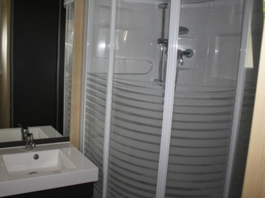 Chalet 6 personnes - Confort 3 chambres 35m² + Terrasse intégrée + TV 5