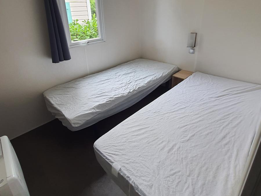 Mobilhome 4 personnes - VIP - 29 m² - 2 chambres - Terrasse double + SPA (2 adultes maximum ou famille) 4