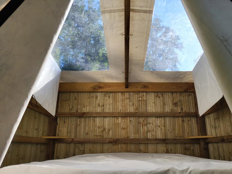 Tente en toile et en bois 2 personnes - Cabane Etoilée - 4,5 m² - Sans sanitaires - Electricité non incluse 3