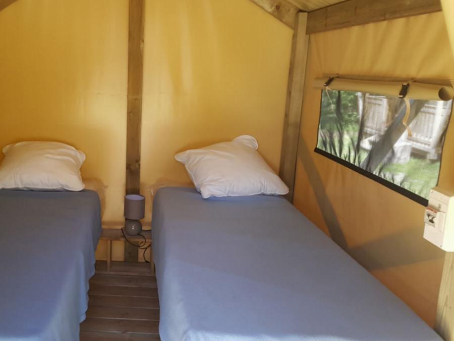 Bungalow toilé 2 personnes 3