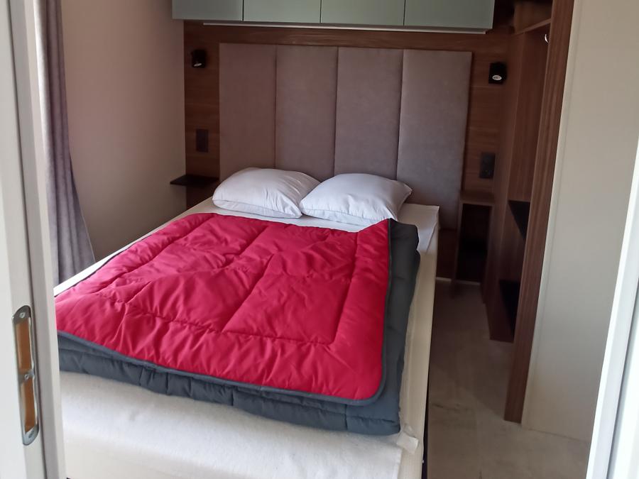 Mobilhome 6 personnes - Cottage Privilège 40m2 (3 chambres, 2 sdb) +climatisation + terrasse 6