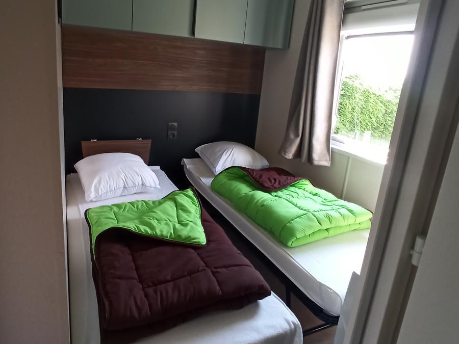 Mobilhome 6 personnes - Cottage Privilège 40m2 (3 chambres, 2 sdb) +climatisation + terrasse 7