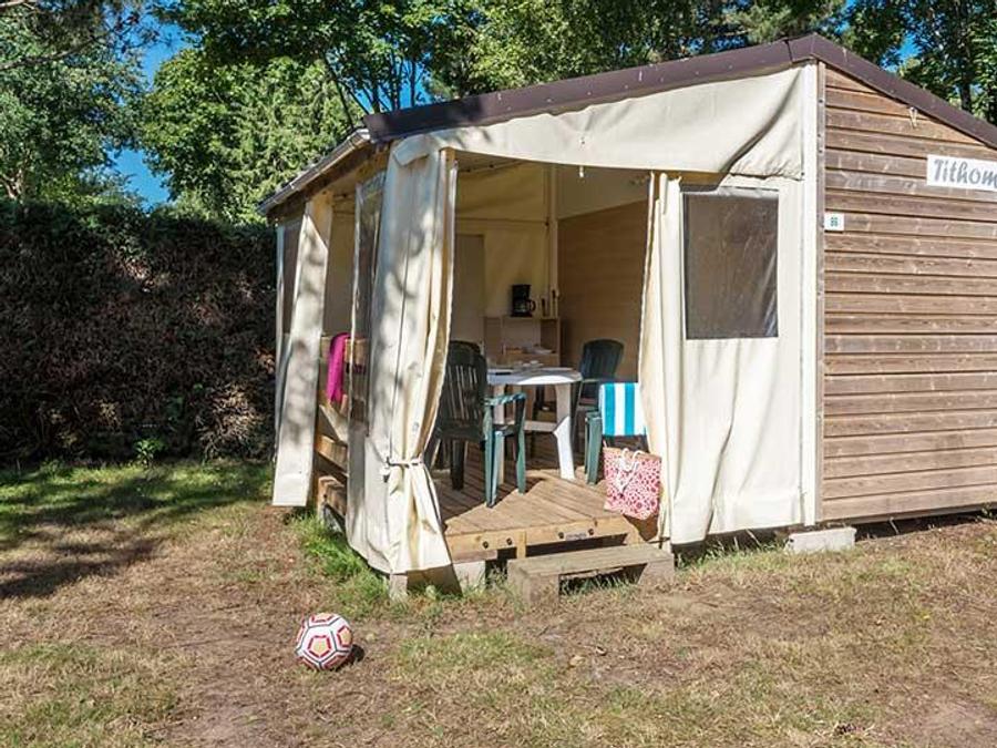 Bungalow toilé 5 personnes - MINI 21-2 (Tithome) >10ans - SANS SANITAIRE - maxi 4 adultes (lits superposés) - 2 chambres, environ 21m² 1