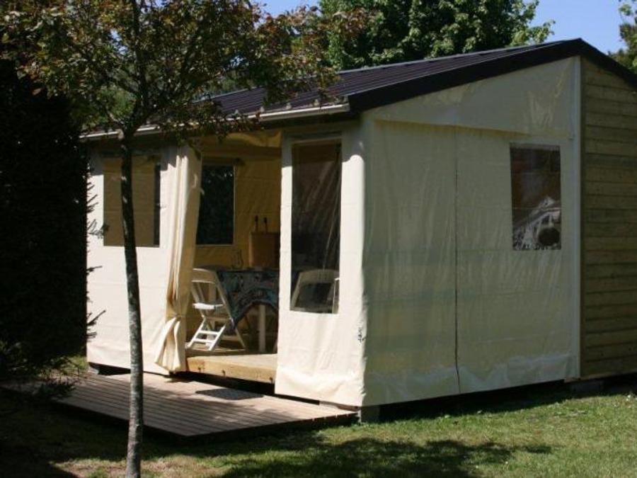 Bungalow toilé 5 personnes - MINI 21-2 (Tithome) >10ans - SANS SANITAIRE - maxi 4 adultes (lits superposés) - 2 chambres, environ 21m² 0