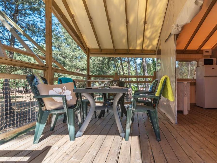 Insolite 5 personnes - INSOLITE 25-2 (Cabane sur pilotis Ecologe) >10ans ; maxi 4 adultes (Lits superposés) TV 4