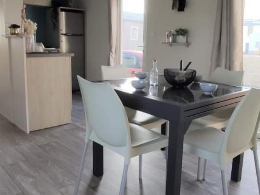 Mobilhome 8 personnes - PRIVILEGE 40-4 (Mobil-home) - TV, LV, grille-pain, caf expresso, 4 ch, env. 40m² - MAX 7 ADULTES / 2