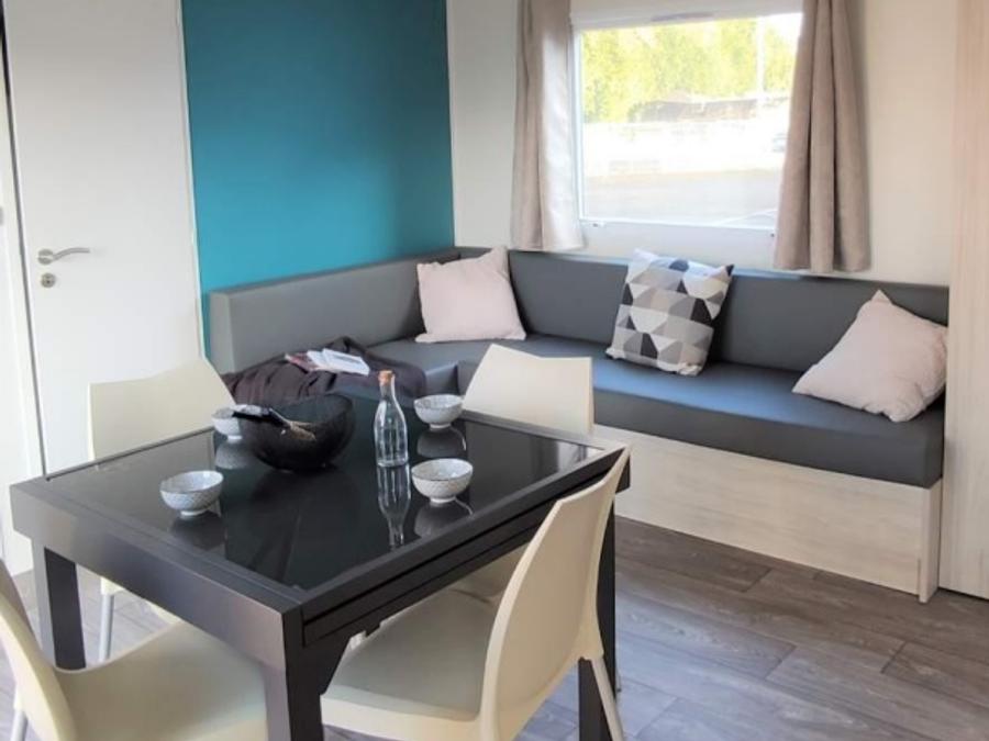 Mobilhome 8 personnes - PRIVILEGE 40-4 (Mobil-home) - TV, LV, grille-pain, caf expresso, 4 ch, env. 40m² - MAX 7 ADULTES / 1