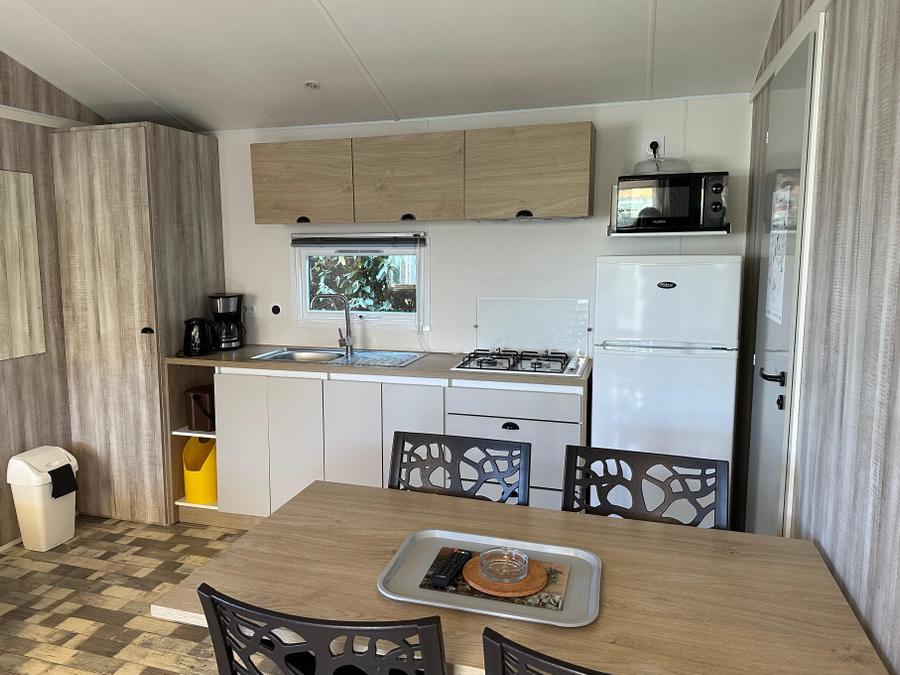 Mobilhome 4 personnes - Mobil-home Confort VENUS 22m² - 2 chambres + terrasse semi couverte 9m² 6