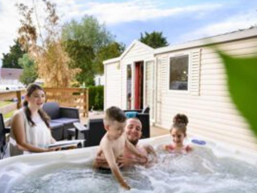Bungalow 2 personnes - 14-Bungalow du Gorguet 40m2 (2ch -2/6pers.) + Jaccuzzi + Lits faits + serviette + kit boisson + TV - prix pour 2 personnes 4
