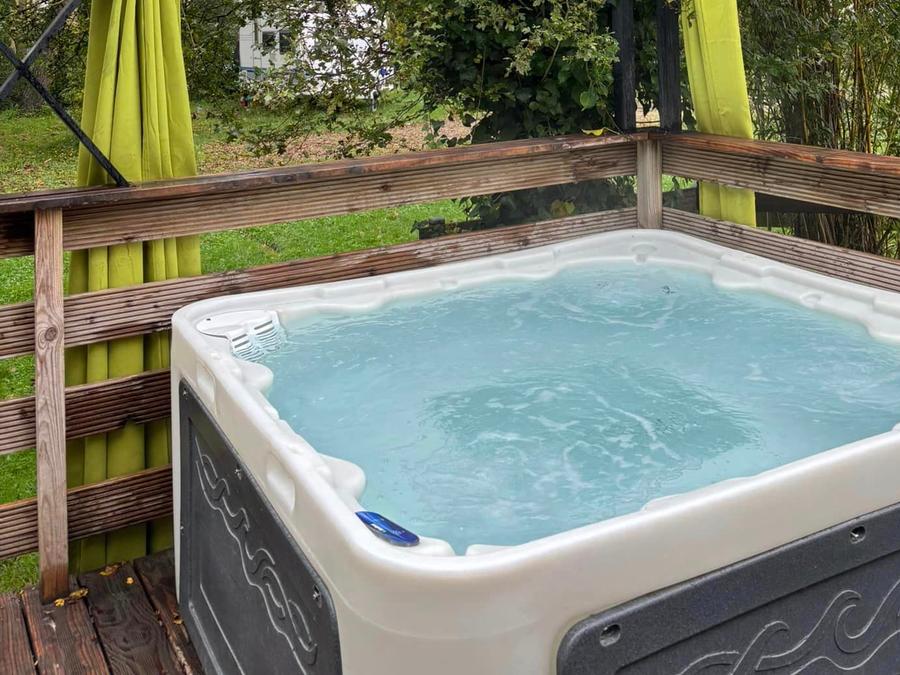 Tiny house 2 personnes - 16-Tiny House 17m2 (2ch - 1/4 pers.) + Jaccuzzi + Lits faits + serviette + kit boisson + TV + clim - prix pour 2 personnes 2