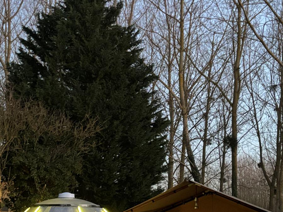 Tente en toile et en bois 2 personnes - 17-Tente safari Woody Deluxe 30m2 (2ch - 2/5 pers.) + Jaccuzzi + Lits faits + serviette + kit boisson - prix pour 2 personnes 11