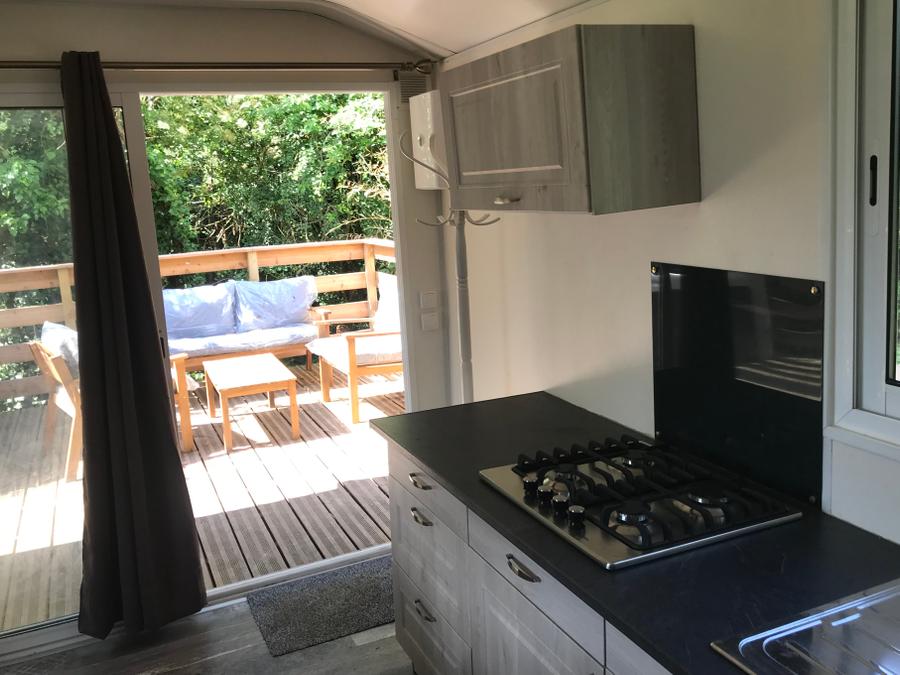 Insolite 2 personnes - 18-Château Mobile 28m2 (2ch - 2/6pers.) + TV+Clim + Jaccuzzi + lit faits + serviettes + kit boissons - prix pour 2 personnes 8