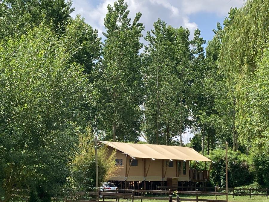 Tente en toile et en bois 2 personnes - 19-Tente safari XXL Deluxe pilotis 50m2 (3ch - 2/7 pers.) +Spa Air+Lits faits+serviettes+boissons - prix pour 2 personnes 3