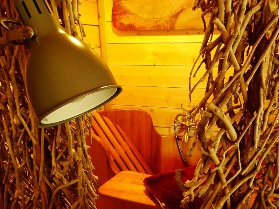 Chalet 2 personnes - Cabane de D'JO (Baignoire bois, Vue étangs & champ) 0