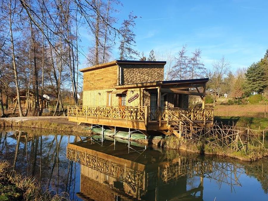 Tente en toile et en bois 2 personnes - Cabane du Castor (Sauna,douche,baignoire,poêle à bois) 0