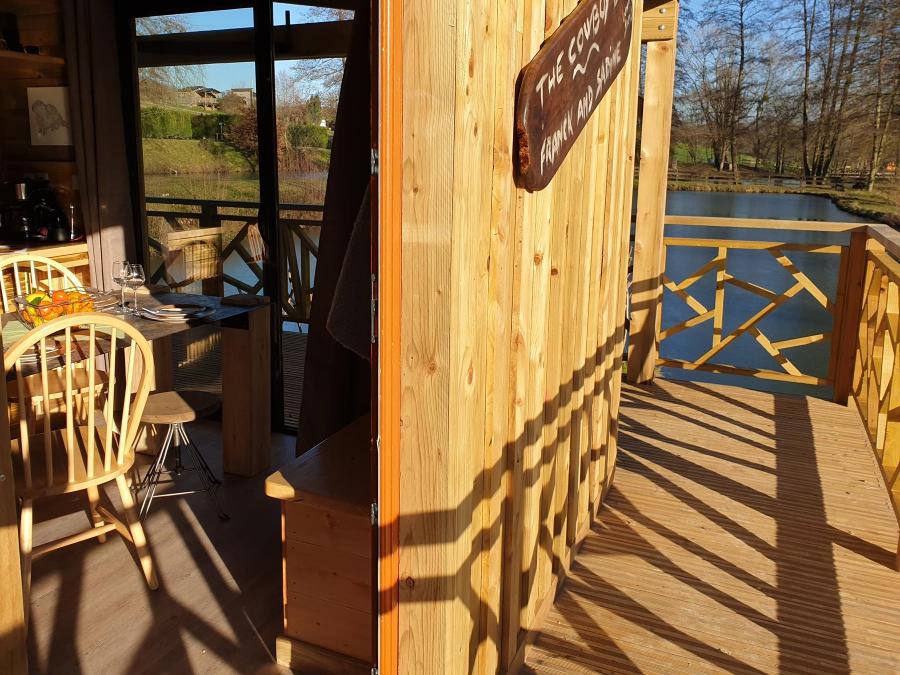 Tente en toile et en bois 2 personnes - Cabane du Castor (Sauna,douche,baignoire,poêle à bois) 3